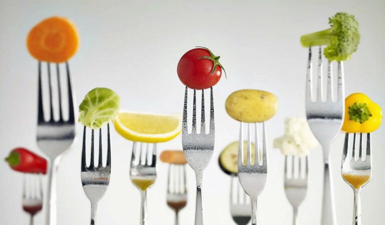 Подробнее о статье Мифы и реальность про питание: что на самом деле полезно, а что нет